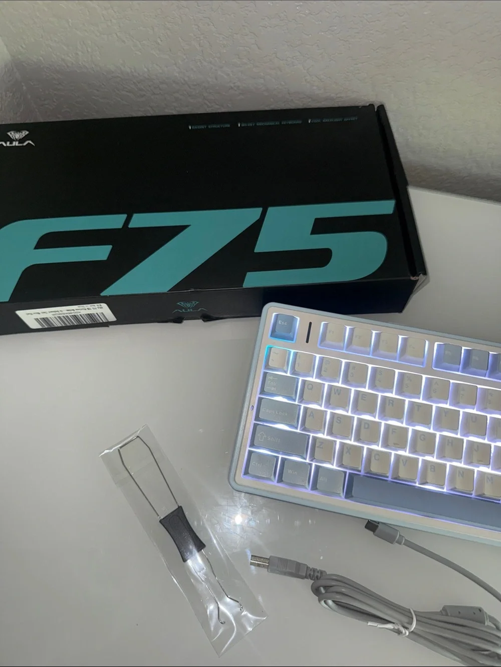 AULA f75 keyboard
